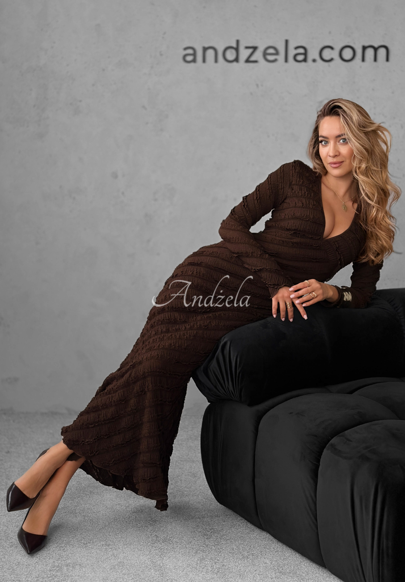 Still Miss You maxi dress with ruffles chocolate