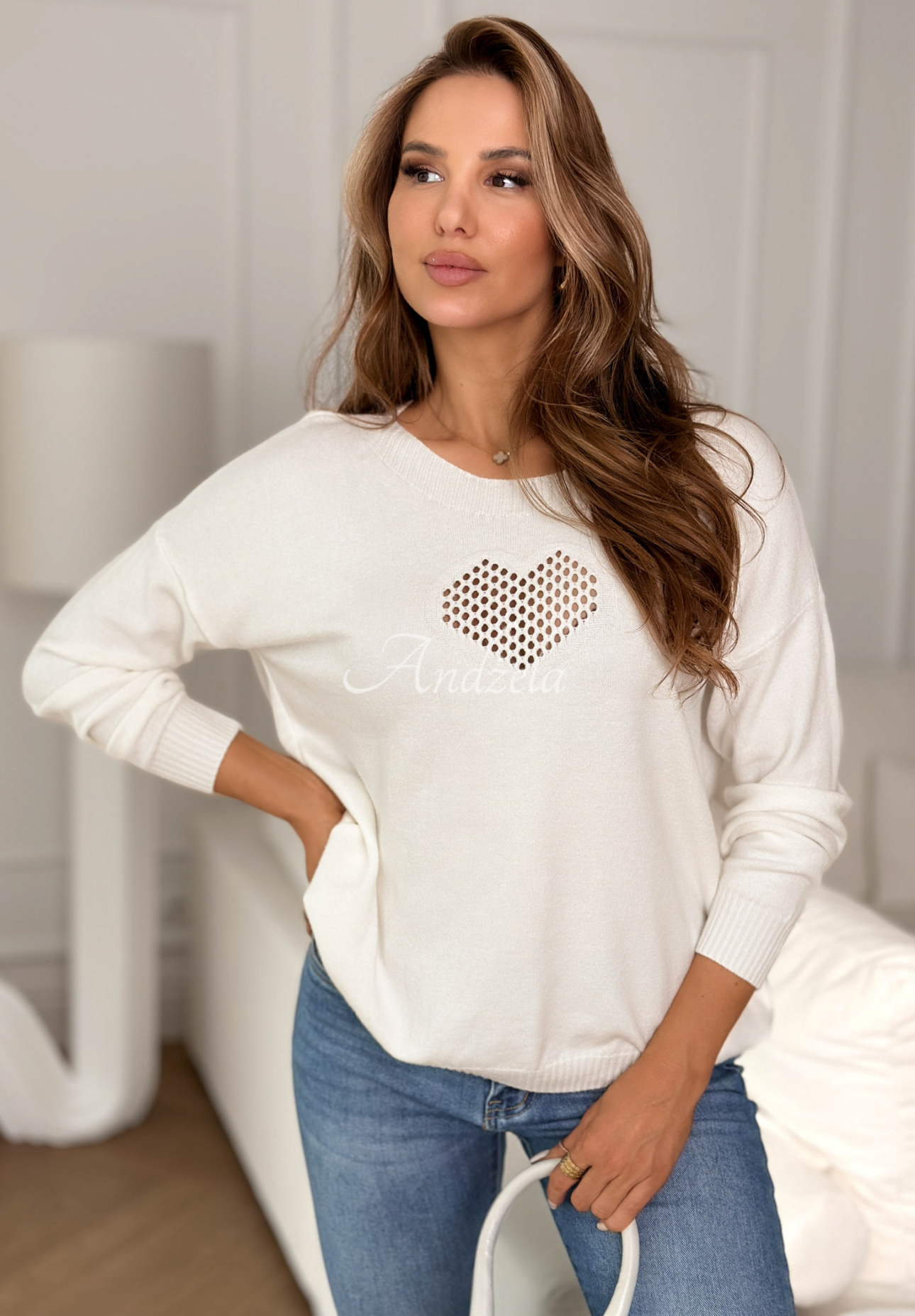 Leichter Viskose-Pullover mit durchbrochenem Herz From The Heart Ecru