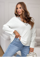 Leicht Pullover z dekoltem i koronką Cozy Cloud Weiß