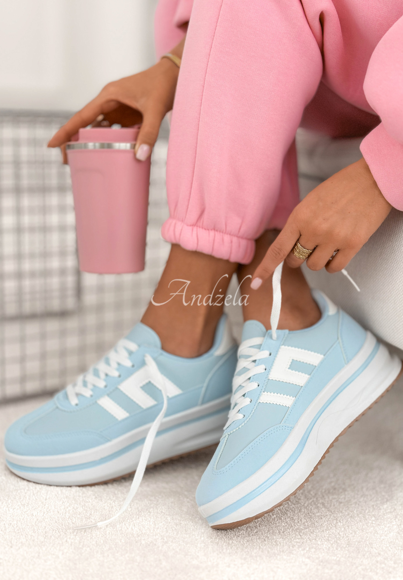 Sneaker Not Going Anywhere Himmelblau