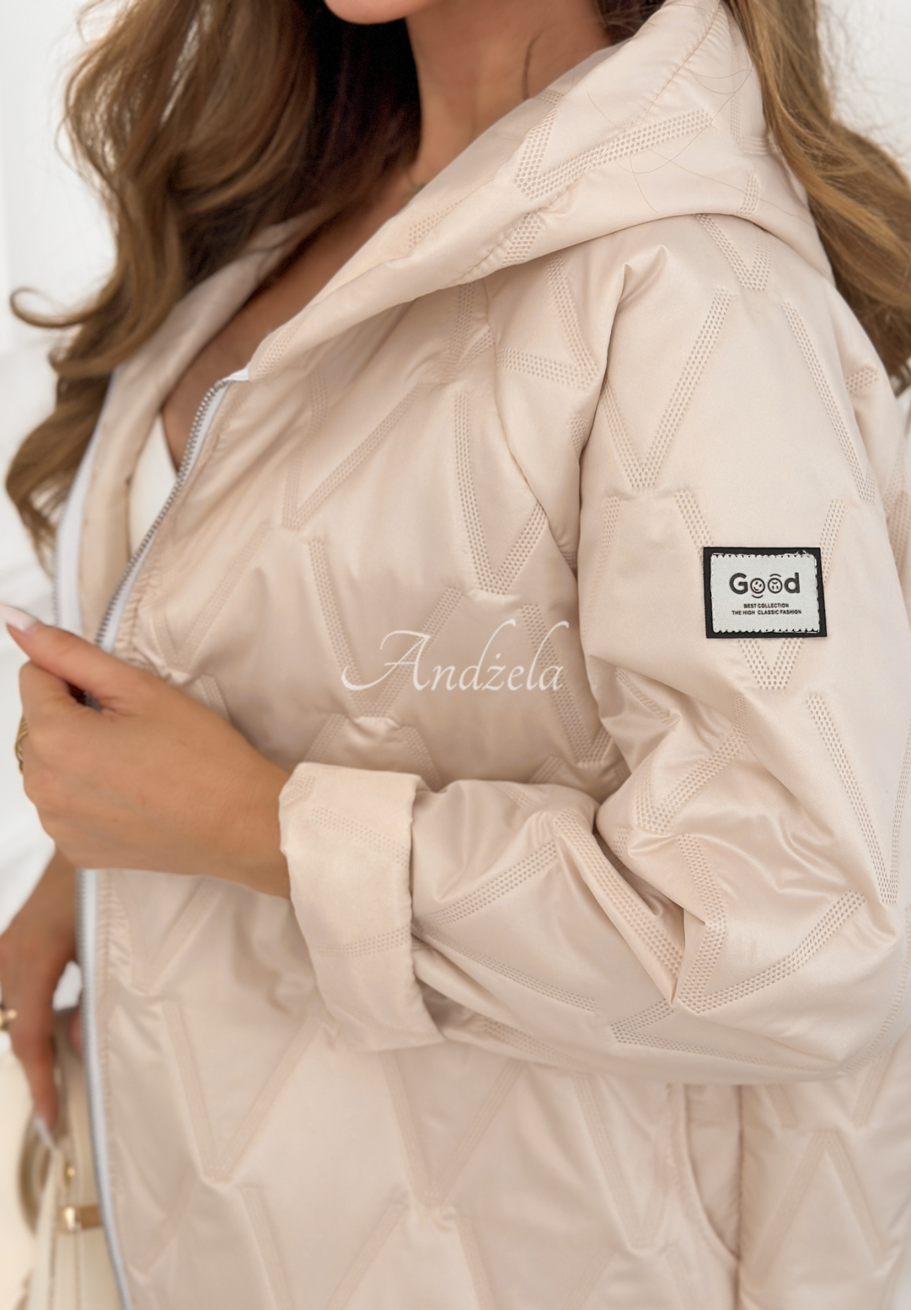 Kurze Steppjacke mit Kapuze Springtime Starts Beige