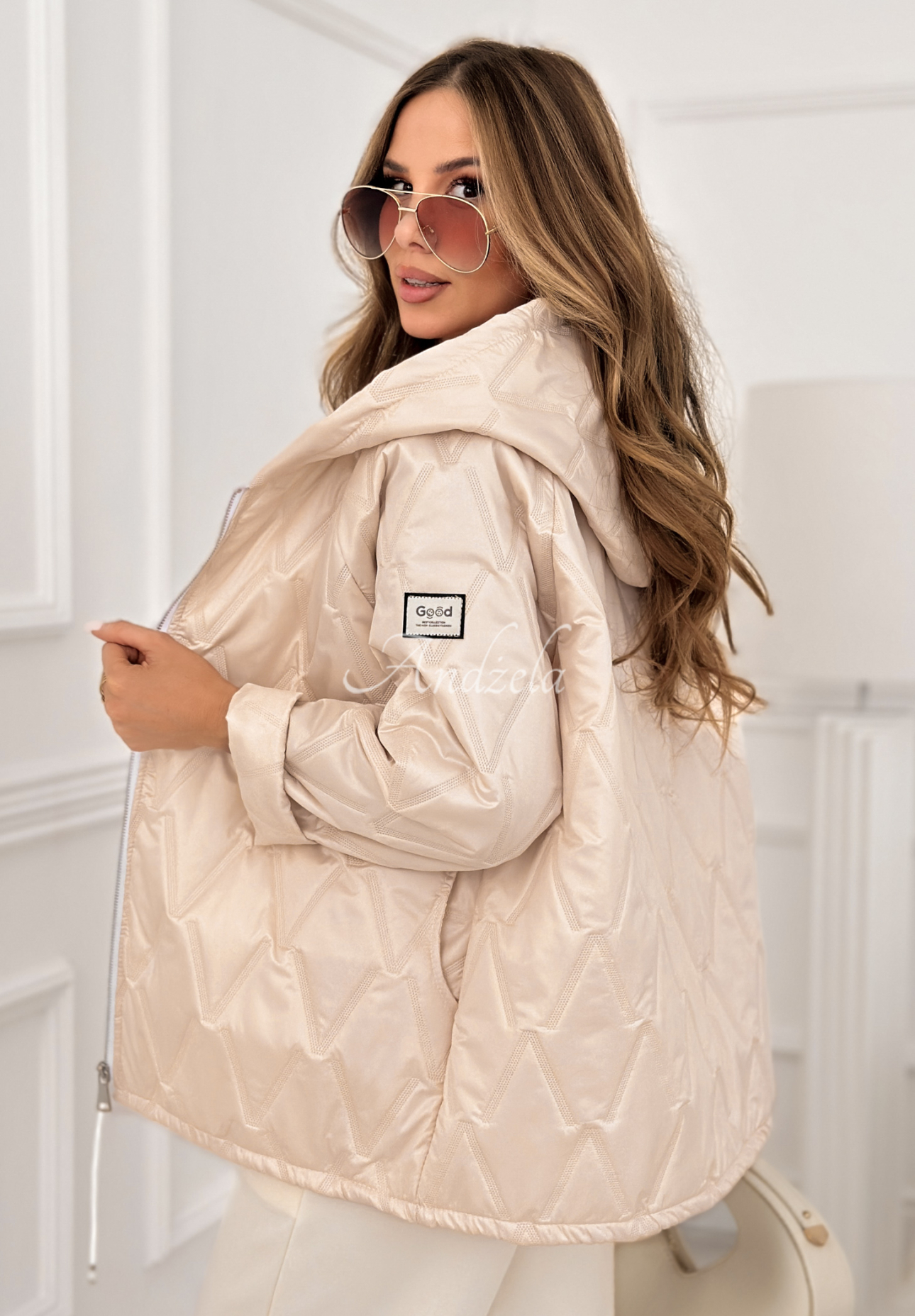 Kurze Steppjacke mit Kapuze Springtime Starts Beige