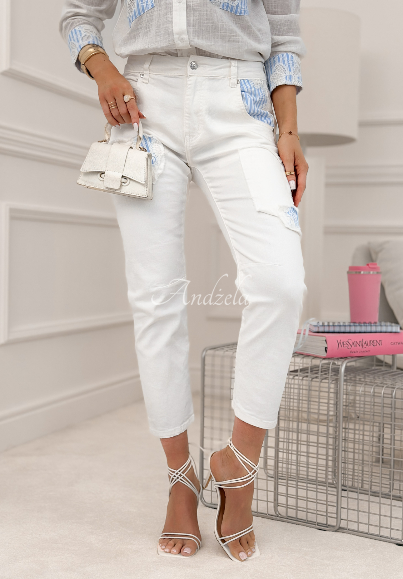 Mom-Jeans mit Patches Just Be Kind Weiß