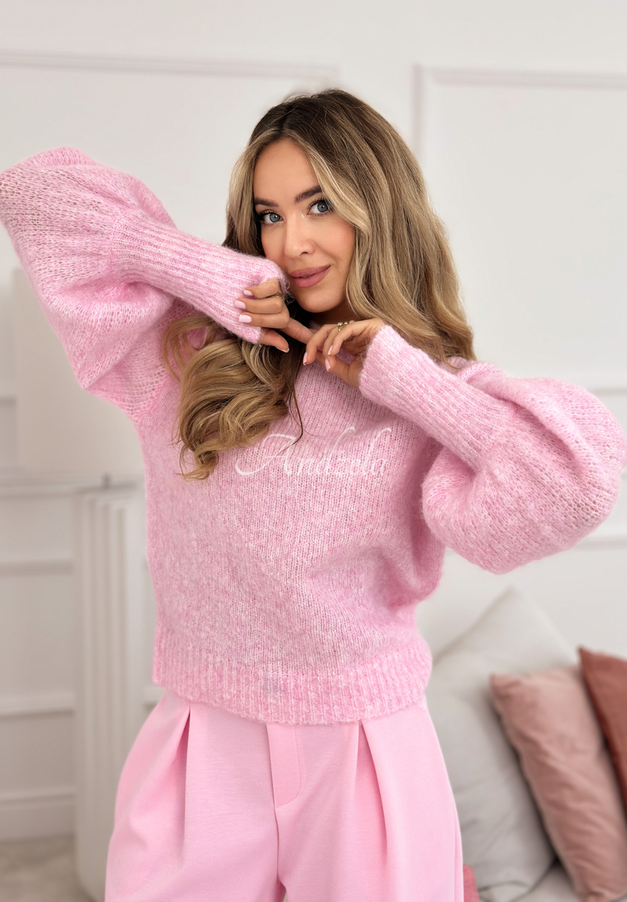 Weicher Pullover mit Puffärmeln und Wolle Colorful Clouds Puderrosa