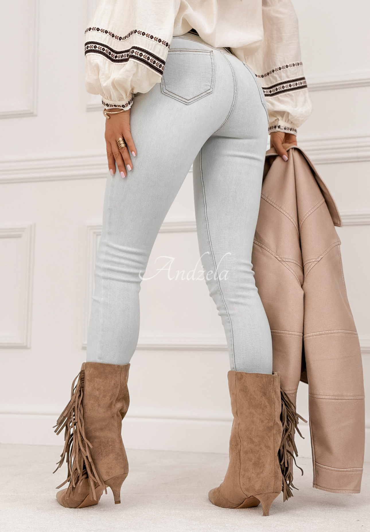 Think Again light gray skinny jeans with belt