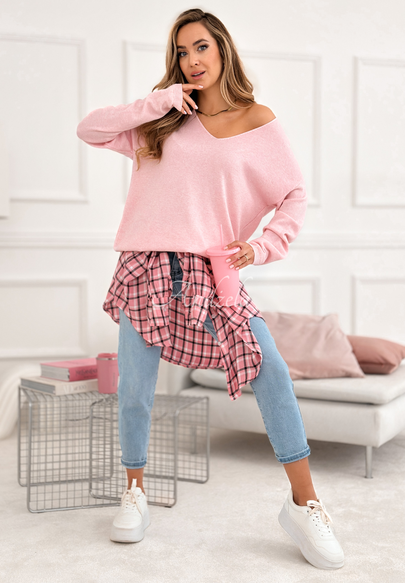 Leichter Pullover mit Ausschnitt Sensibility Puderrosa