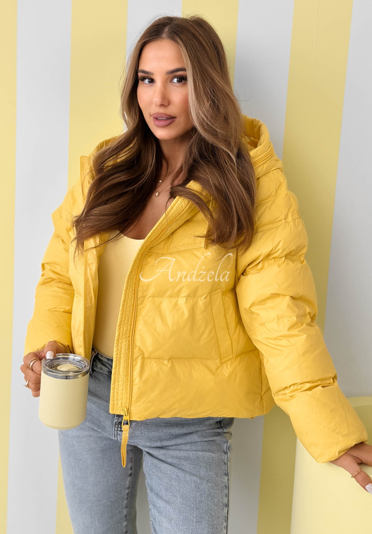 Kurze Daunenjacke mit Kapuze Must Believe Gelb