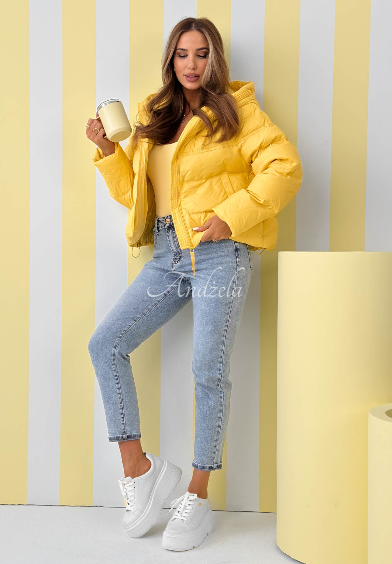 Kurze Daunenjacke mit Kapuze Must Believe Gelb