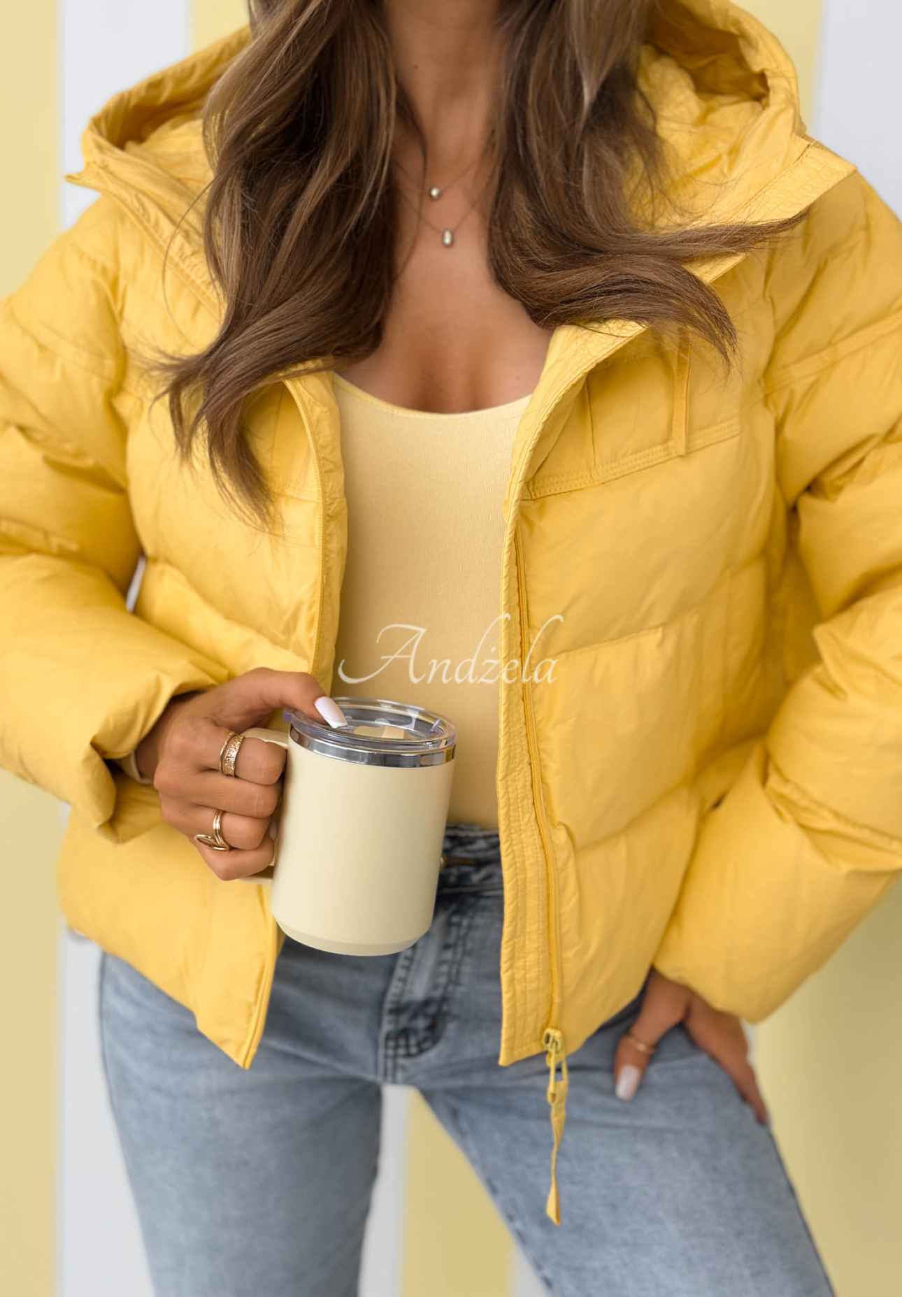 Kurze Daunenjacke mit Kapuze Must Believe Gelb