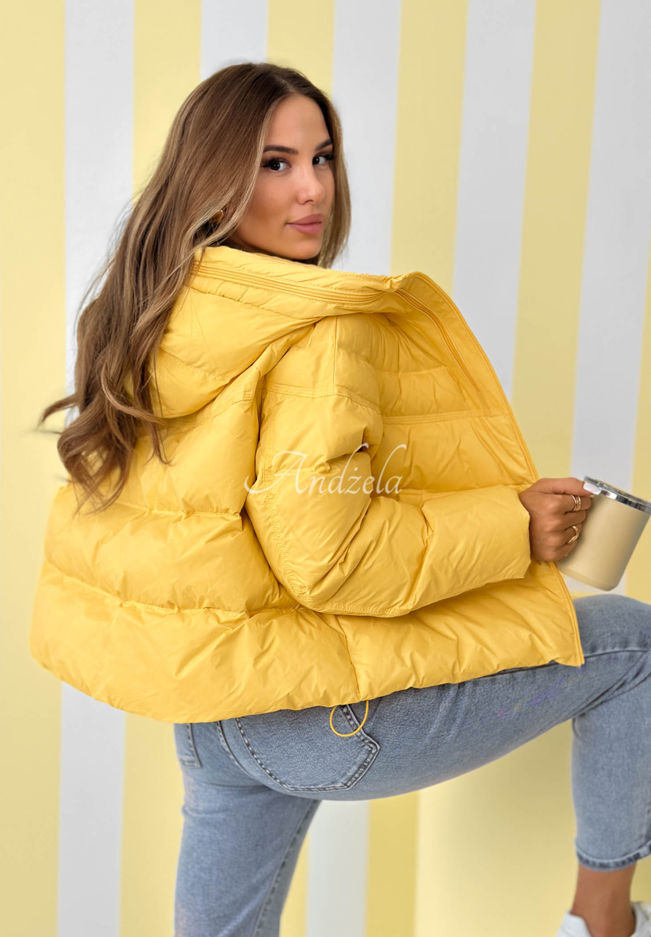 Kurze Daunenjacke mit Kapuze Must Believe Gelb
