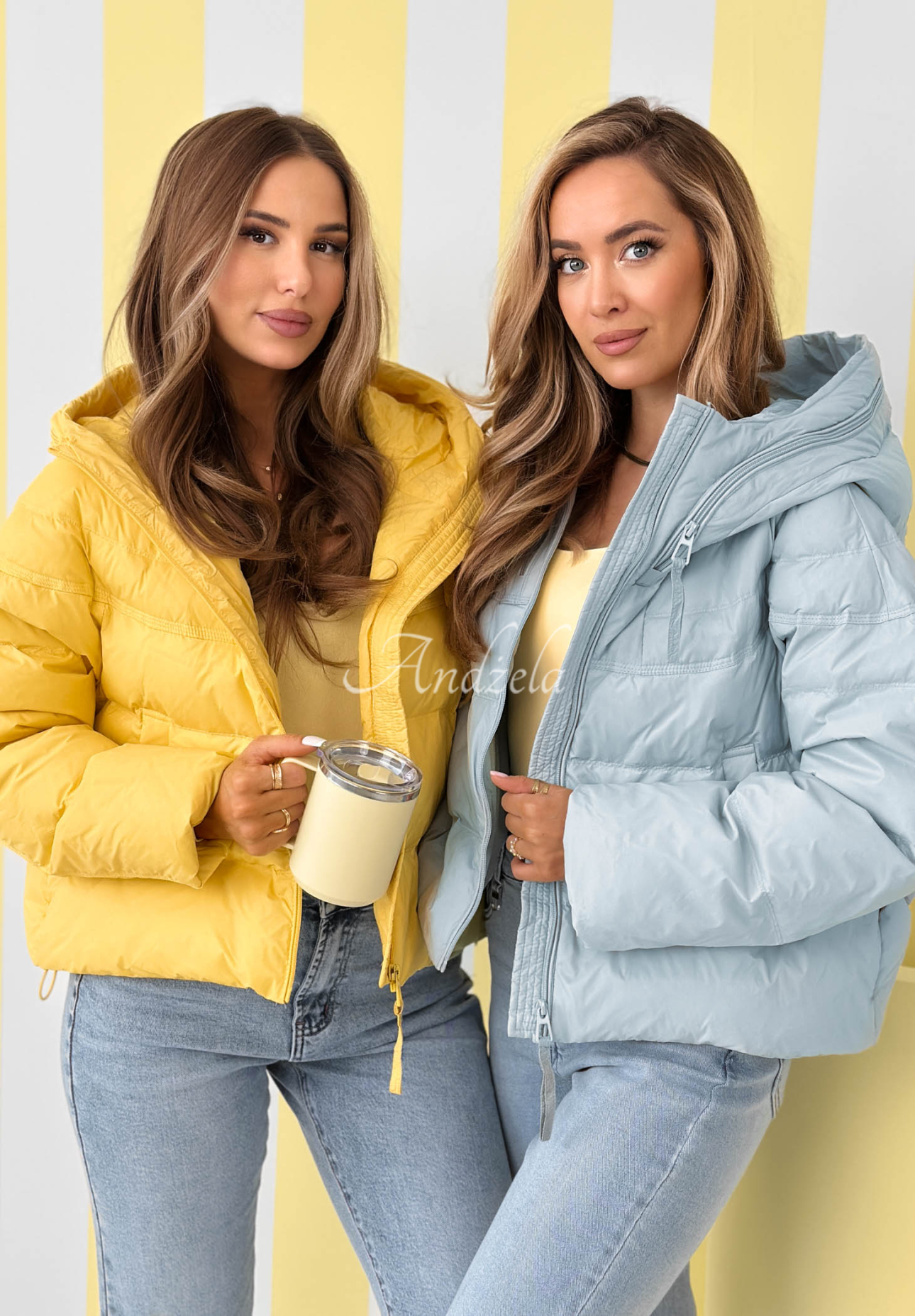 Kurze Daunenjacke mit Kapuze Must Believe Himmelblau