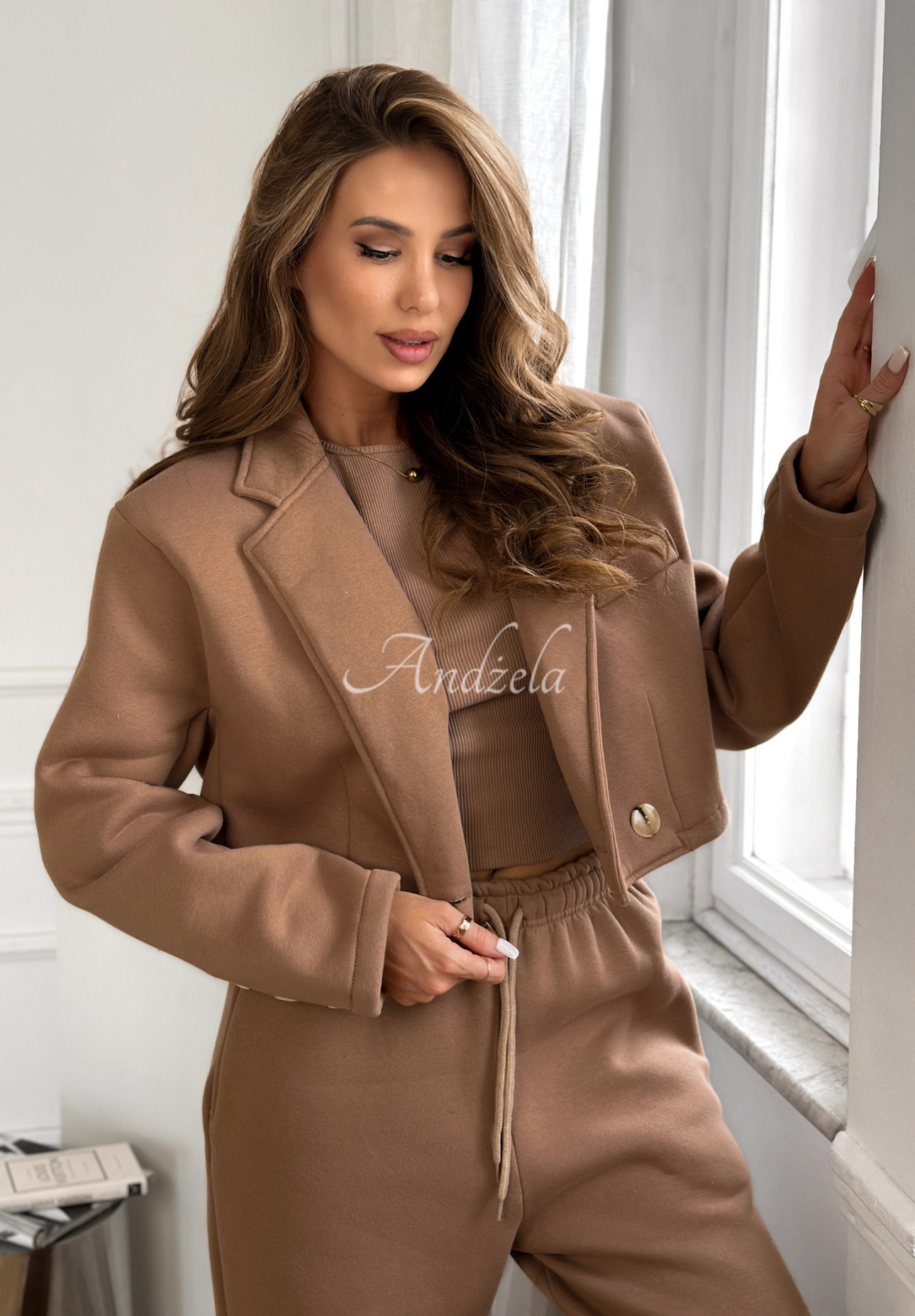 Baumwoll-Trainingsanzug Blazer, Hose und Top 3in1 Almost There Camel