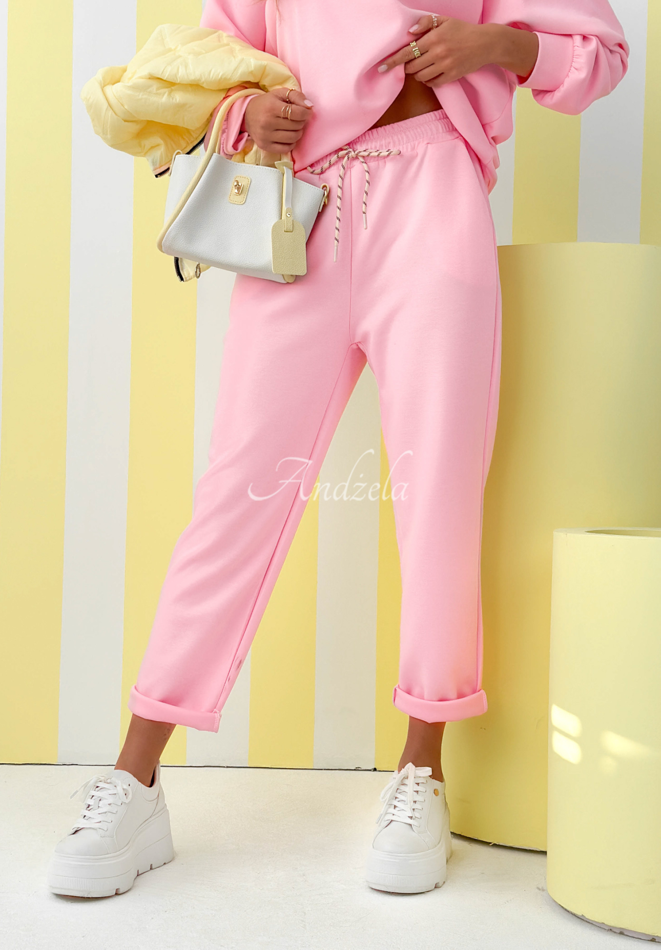 Viscose tracksuit set, butter-colored sweatshirt and pants, Better Now, pink