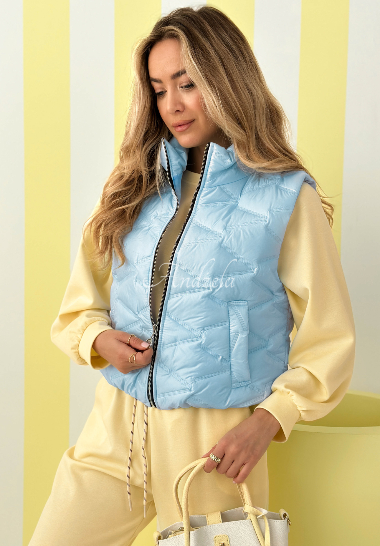 Short quilted Spring Cloud vest, sky blue 