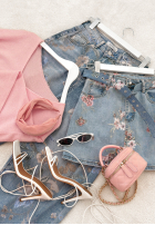 Hose Jeans mom fit w kwiecisty print Take Your Time Blau