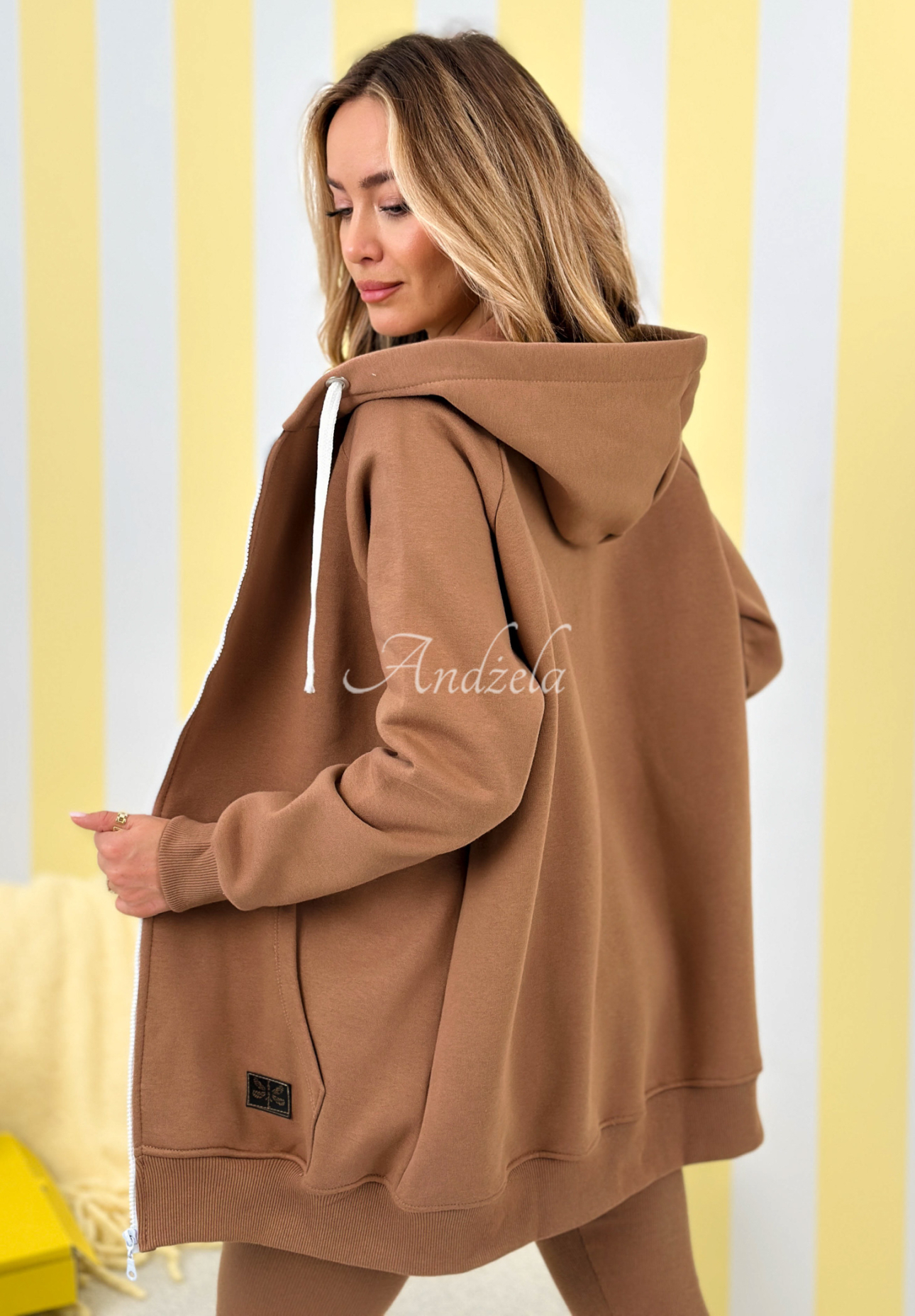 Siempre camel II zip-up hoodie