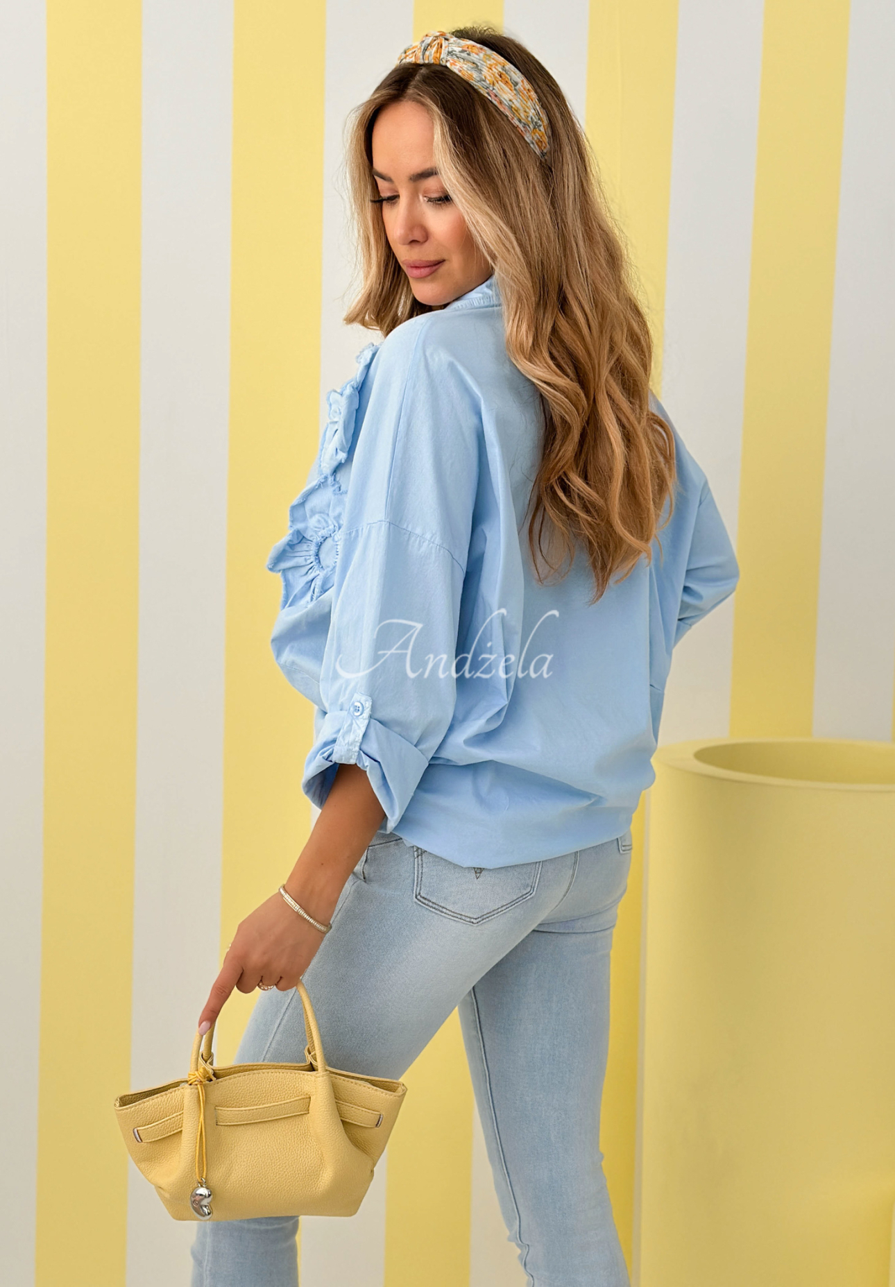 Baumwollhemd mit aufgenähten Blumen April Flowers Himmelblau