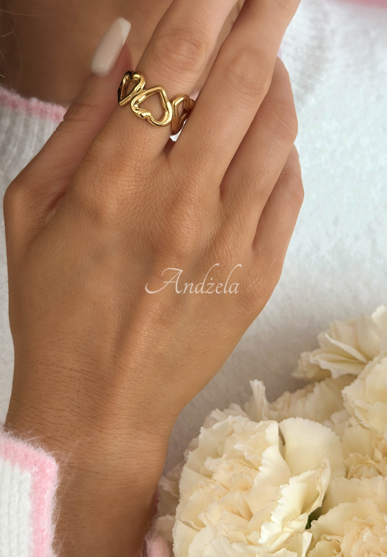Verstellbarer Ring mit Herzen Silent Glow Gold