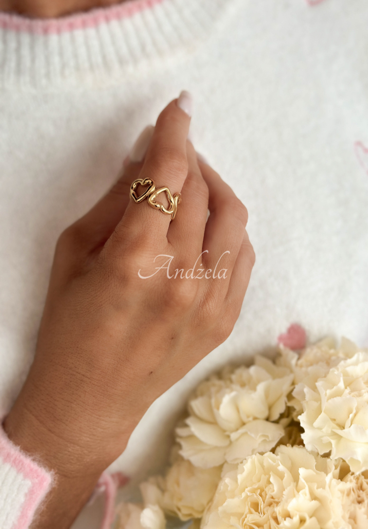 Verstellbarer Ring mit Herzen Silent Glow Gold