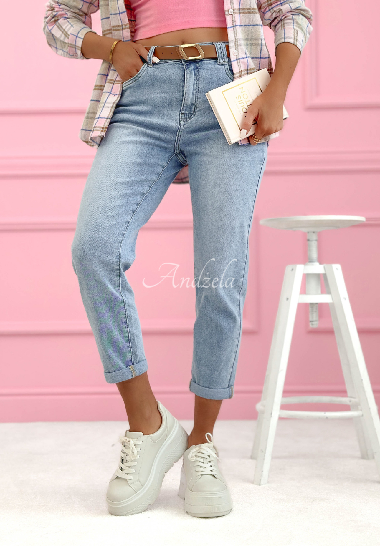 Mom-Fit-Jeanshose mit Gürtel Frankie Blau