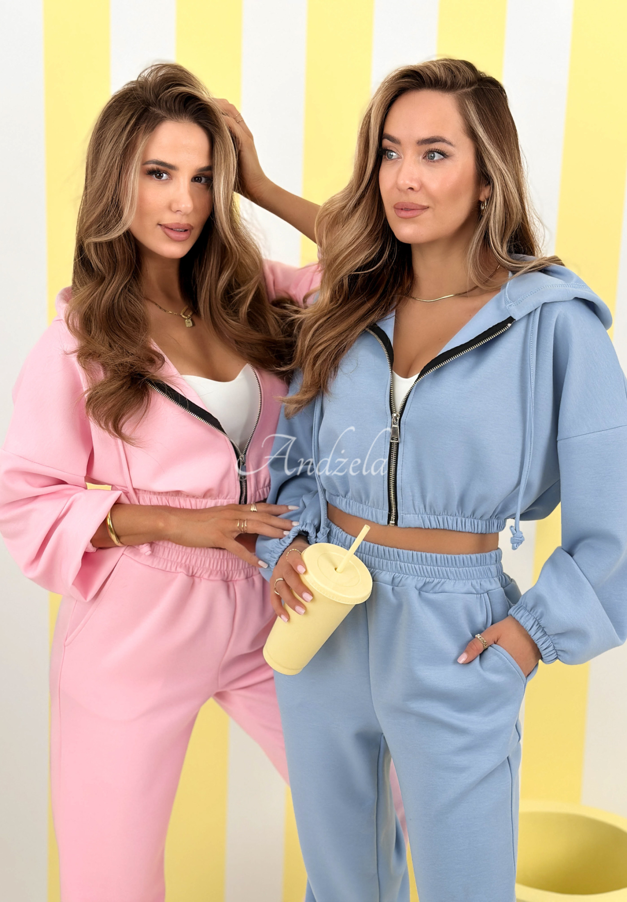 Kurzes Viskose-Sweatshirt mit Kapuze New Season Baddie Himmelblau