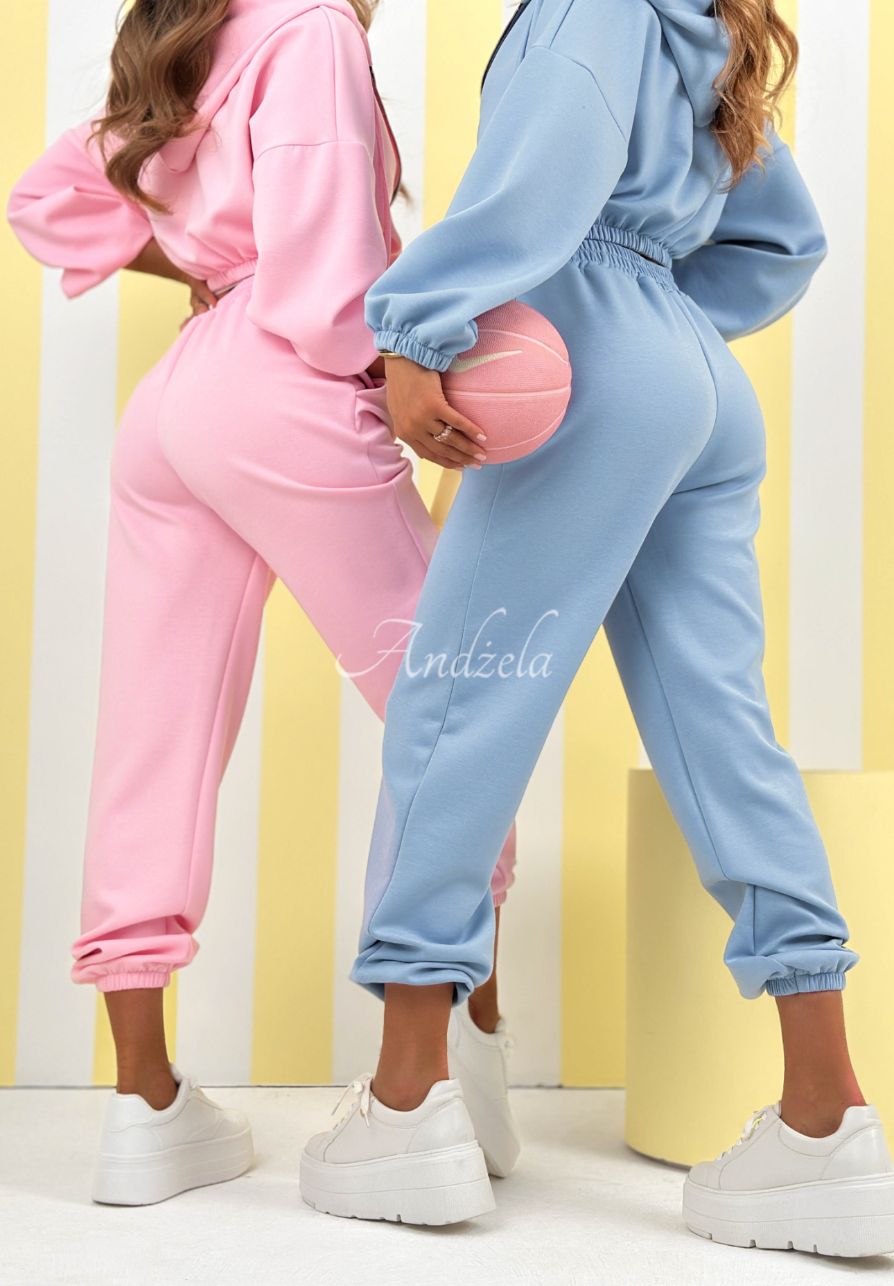 Jogginghose aus Viskose mit Bündchen New Season Baddie Himmelblau