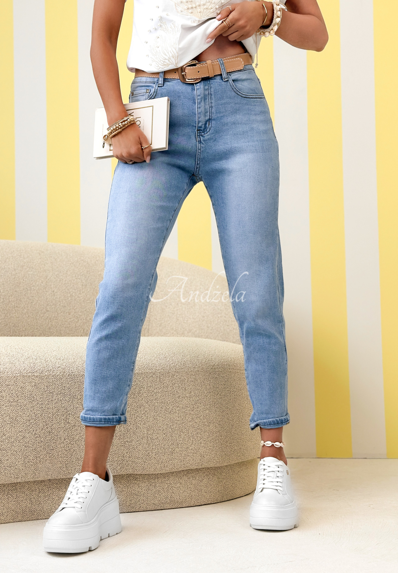 Mom-Fit-Jeanshose mit Gürtel Millie Blau