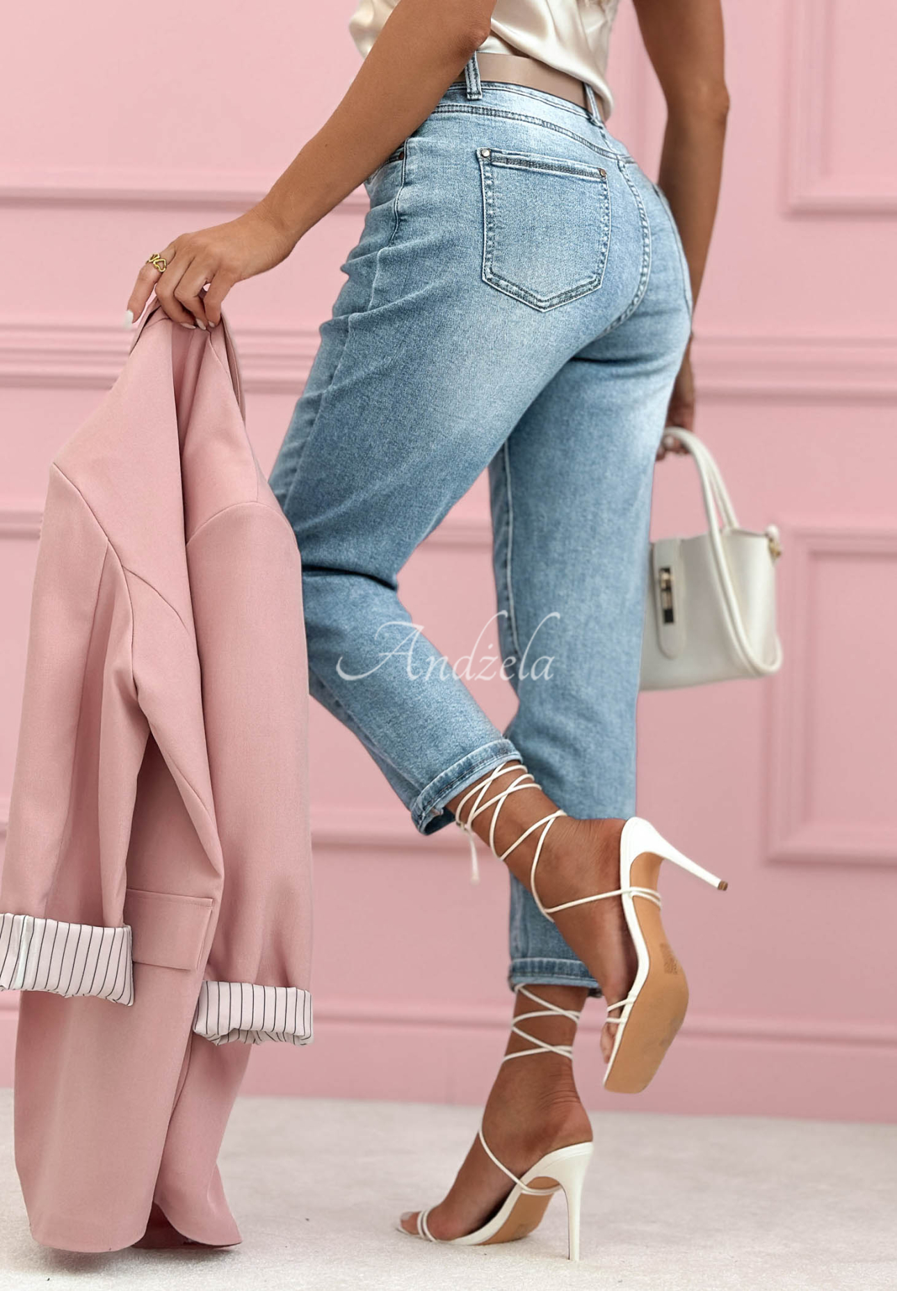 Mom-Fit-Jeanshose Standing Tall Hellblau