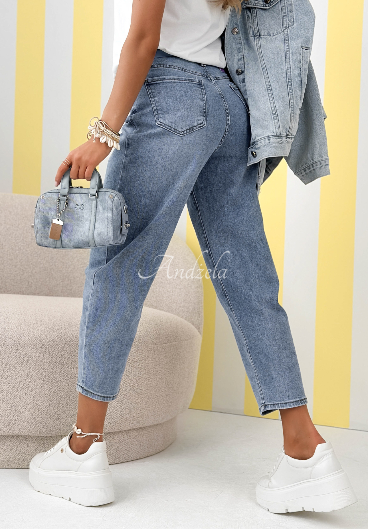 Mom fit jeans with Hard To Forget belt, blue