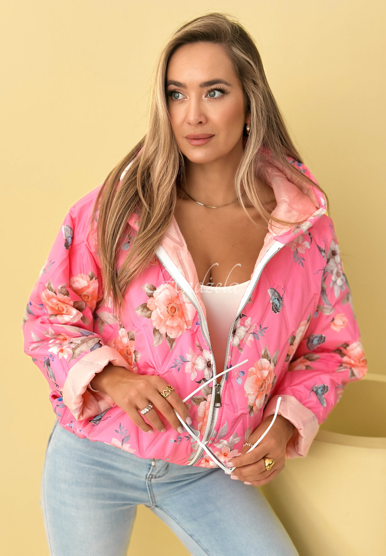 Kurze Steppjacke mit Kapuze und Blumenmuster Begonia Rosa