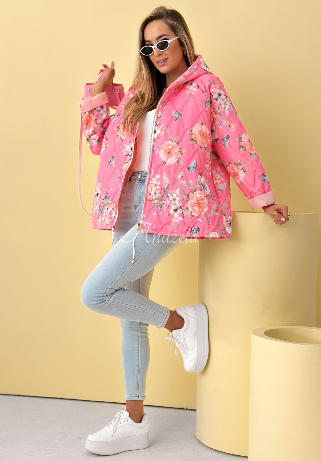 Short quilted jacket with hood in pink Begonia floral print