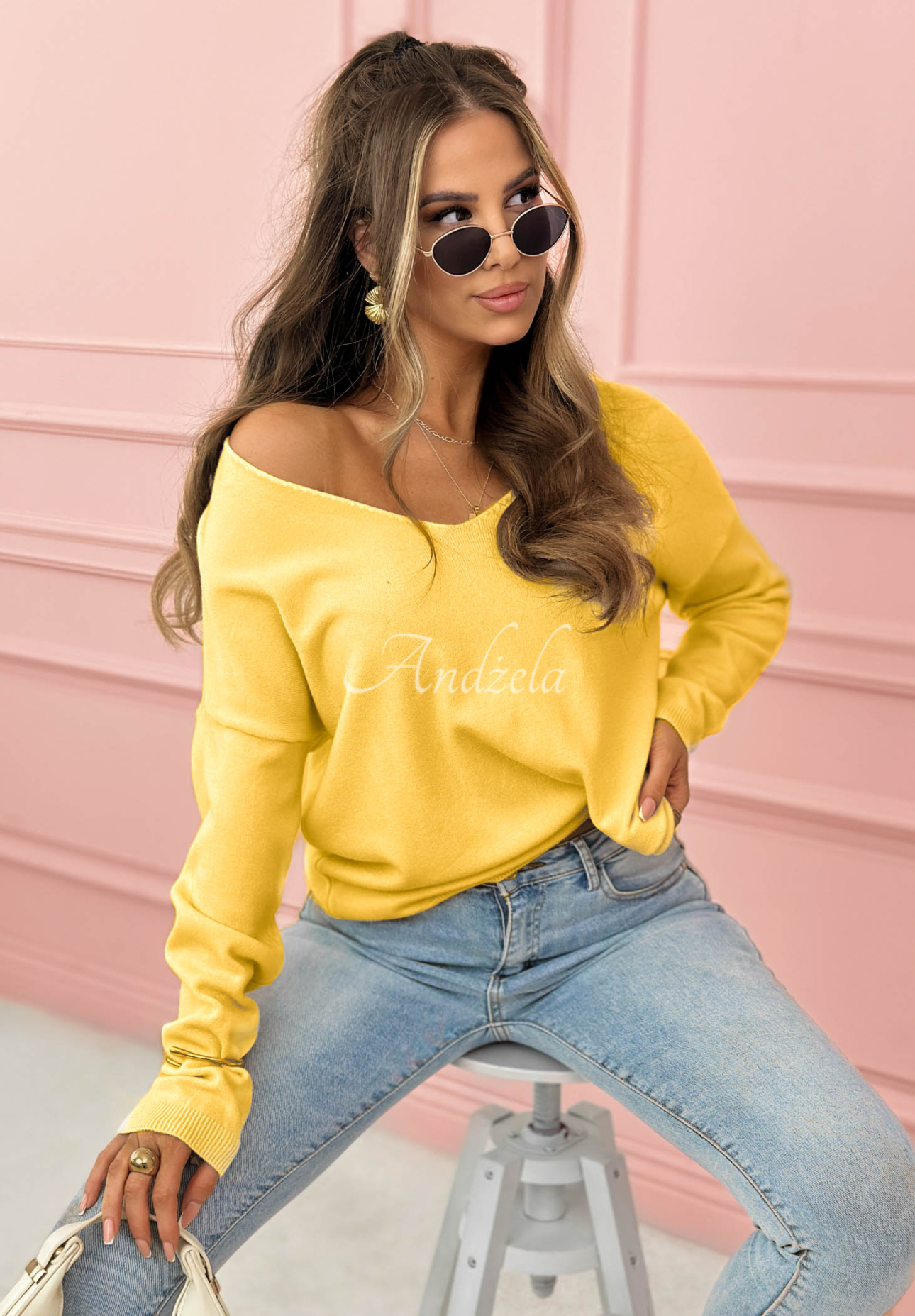 Leichter Pullover mit Ausschnitt Sensibility Gelb