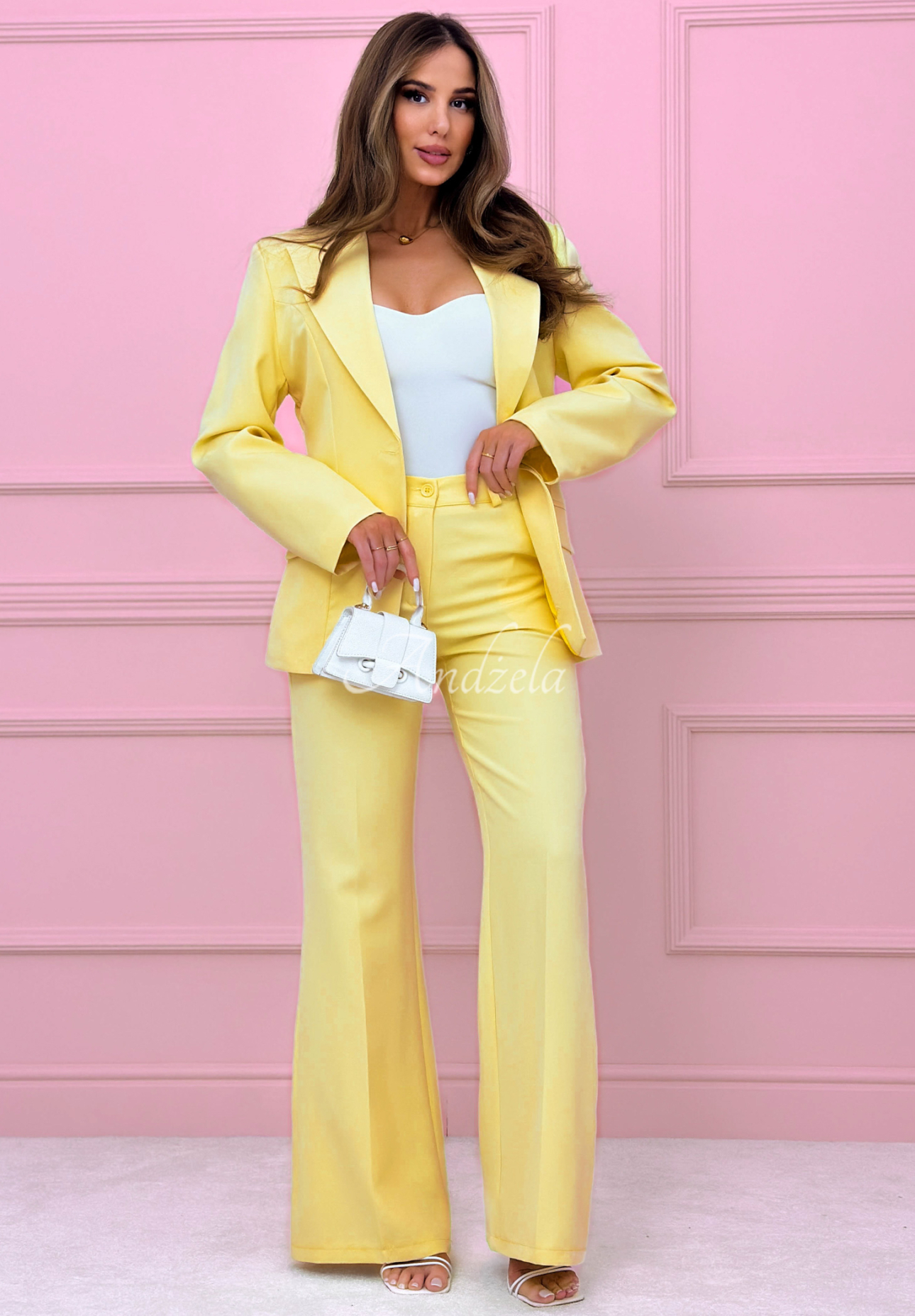 Fitted women's suit with flared legs Coctail Party yellow