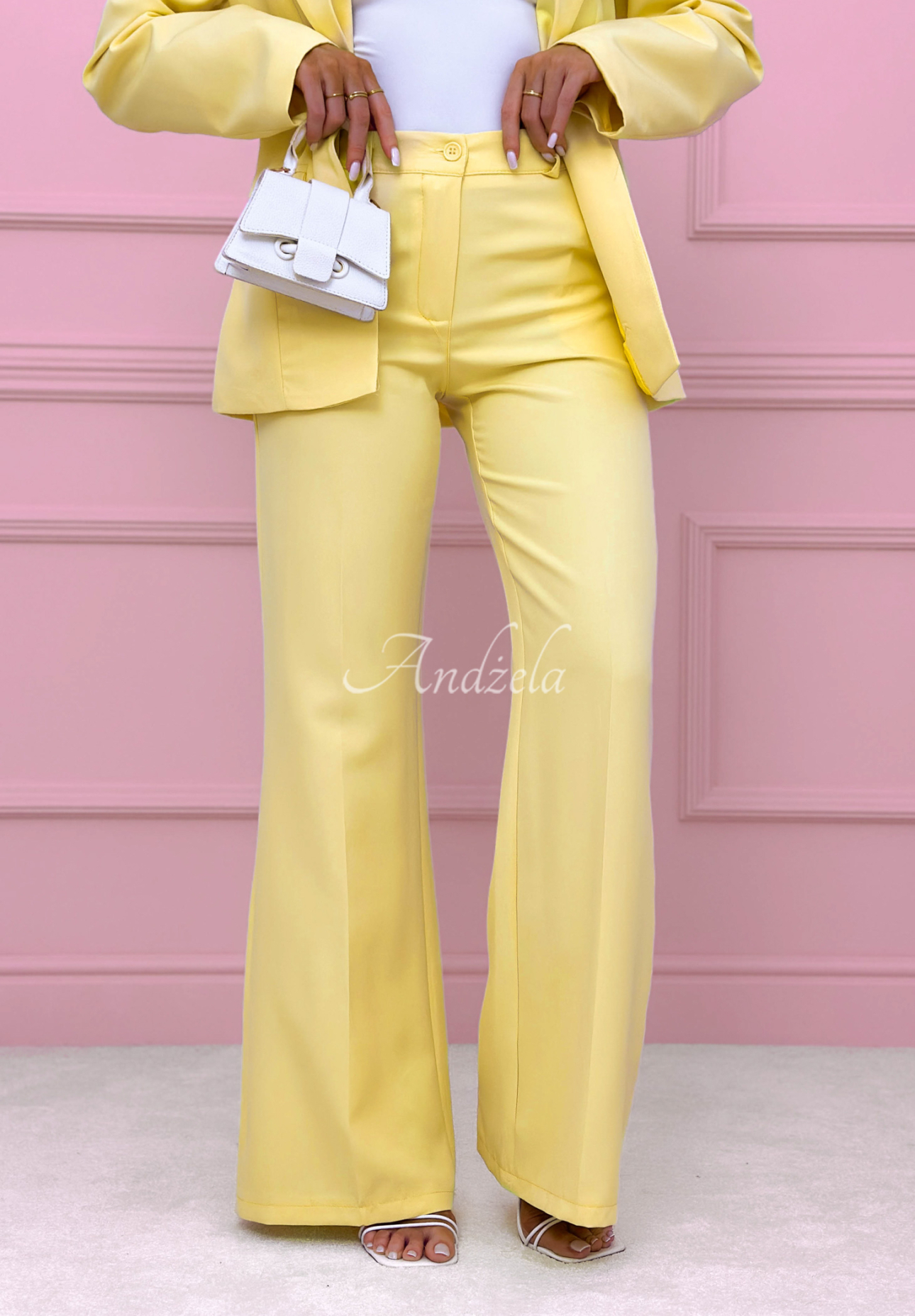 Fitted women's suit with flared legs Coctail Party yellow