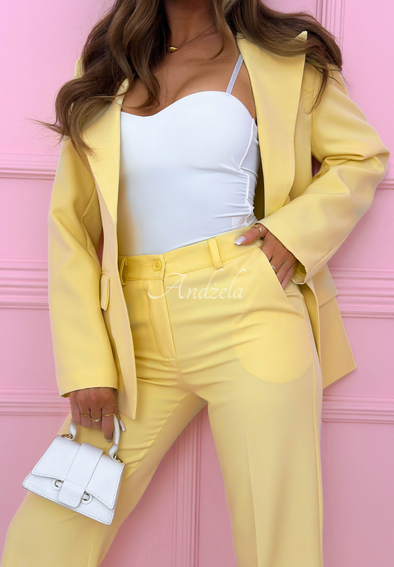 Fitted women's suit with flared legs Coctail Party yellow