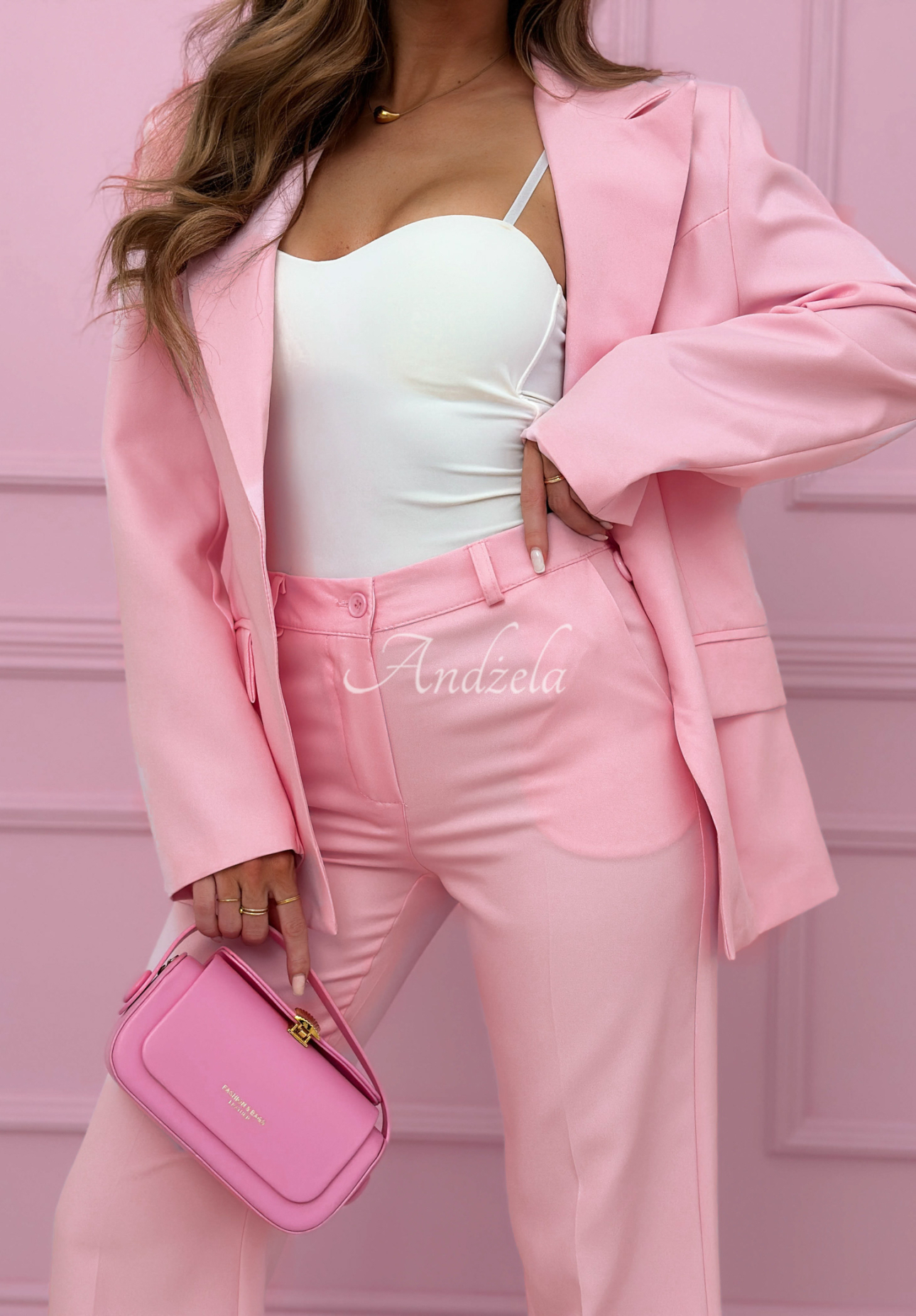 Fitted women's suit with flared legs Coctail Party pink