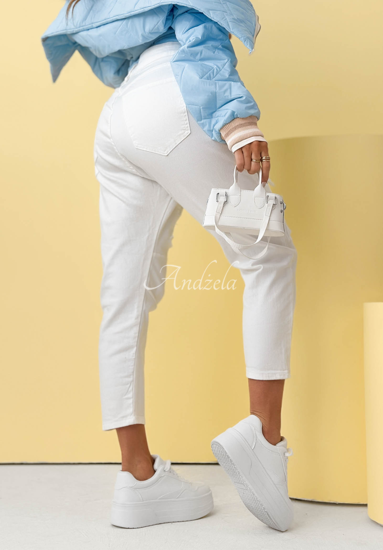 Mom fit jeans with World Of Lace lace patches, white