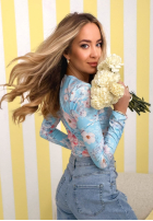 Kwiecista Bluse z dekoltem Camellia Fuchsia