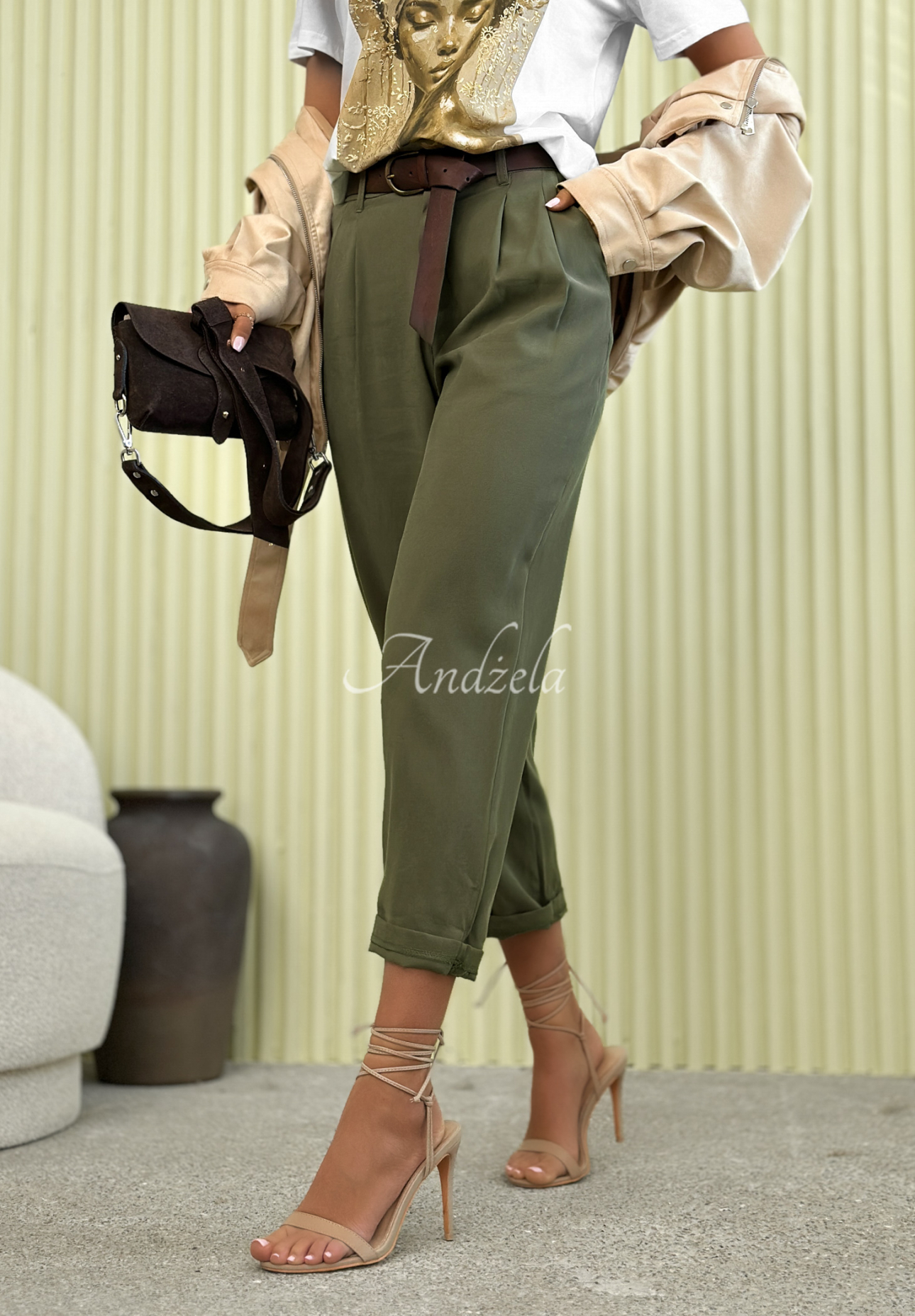Elegante Mom-Fit-Hose aus Viskose mit Gürtel Never Limit Yourself Khaki