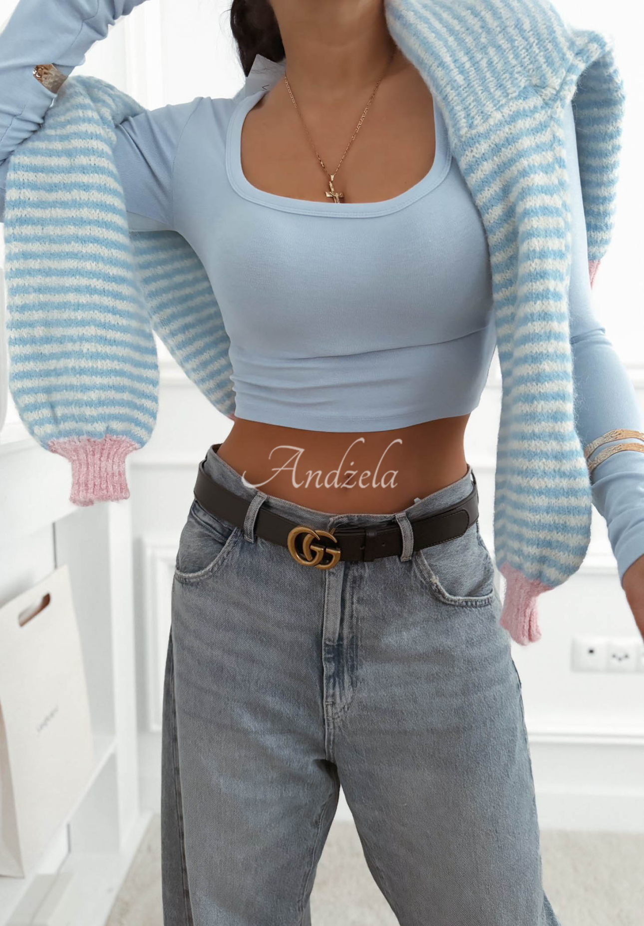 Kurze Viskosebluse mit eckigem Ausschnitt Wasn’t Ready Himmelblau