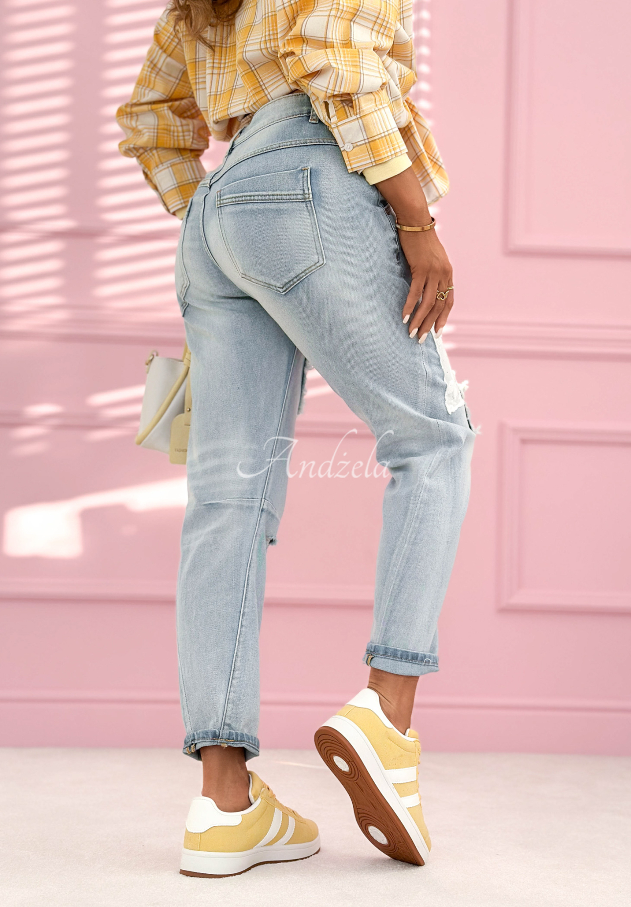 Jeans mom fit mit Patches Like A Cutie Hellblau