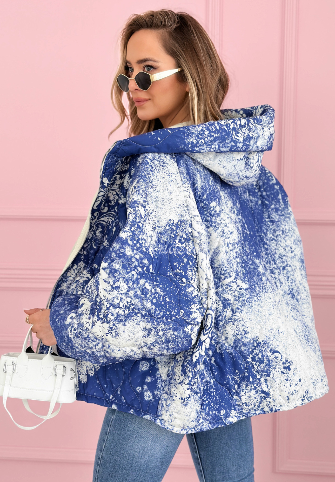 Gesteppte Jacke mit Kapuze, oversize, gemustert Blooming Hope Blau
