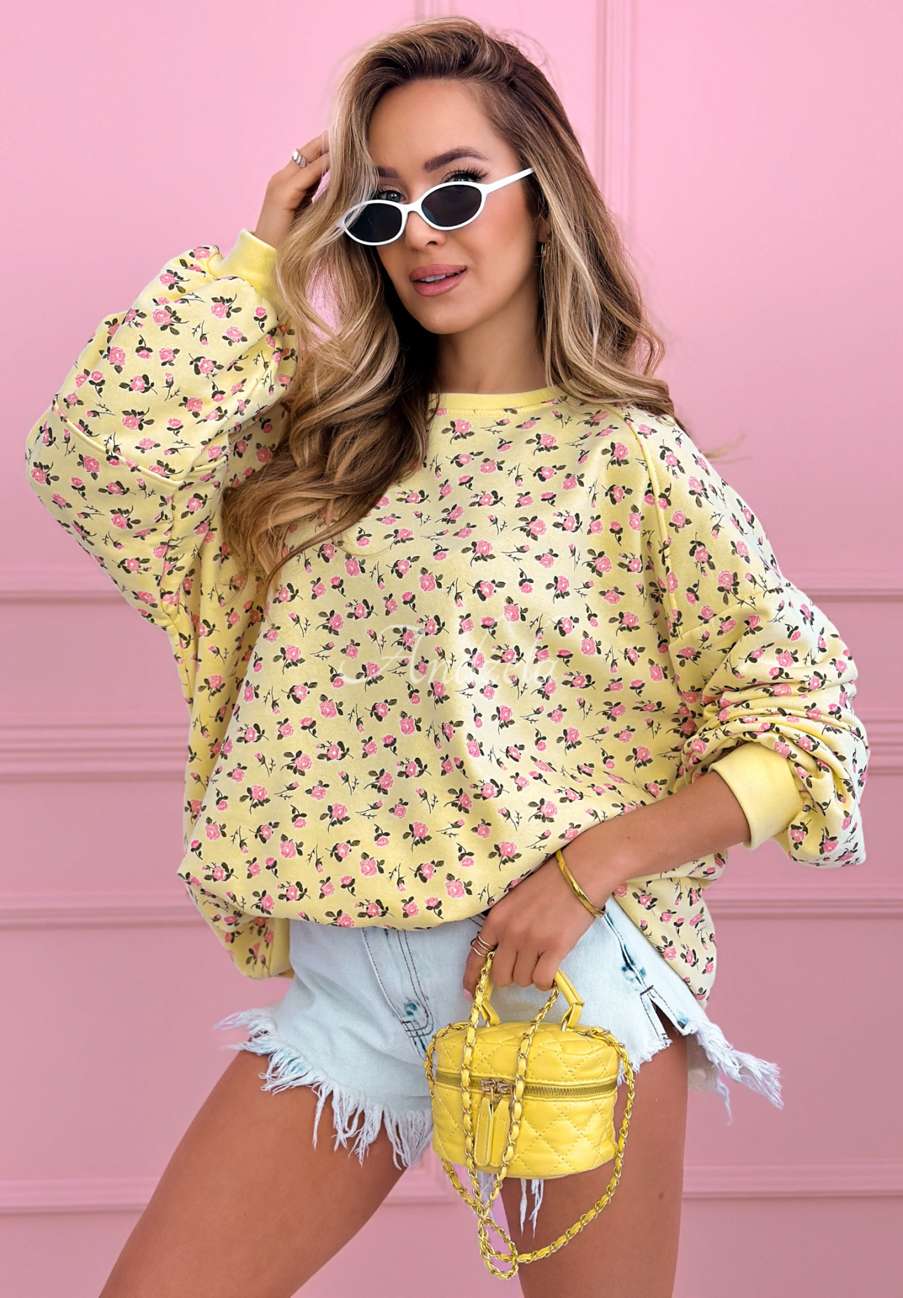 Langes Oversize-Sweatshirt aus Baumwolle mit Rosenmuster The Bloom Gelb