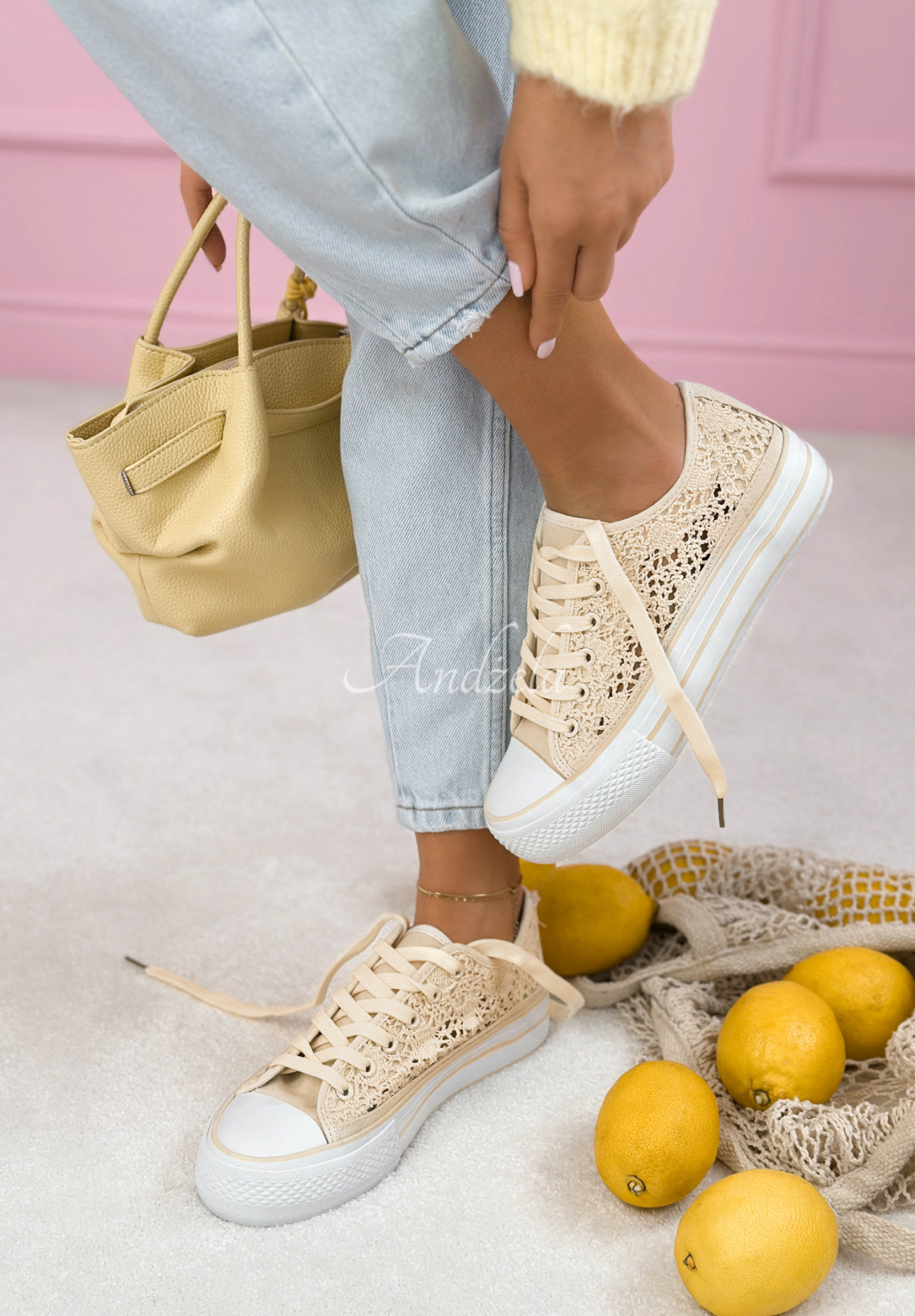 Charming Lace beige lace sneakers