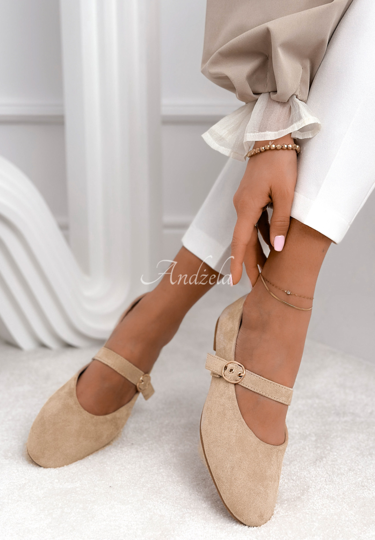 Veloursleder-Ballerinas mit Riemen Vivienne Beige