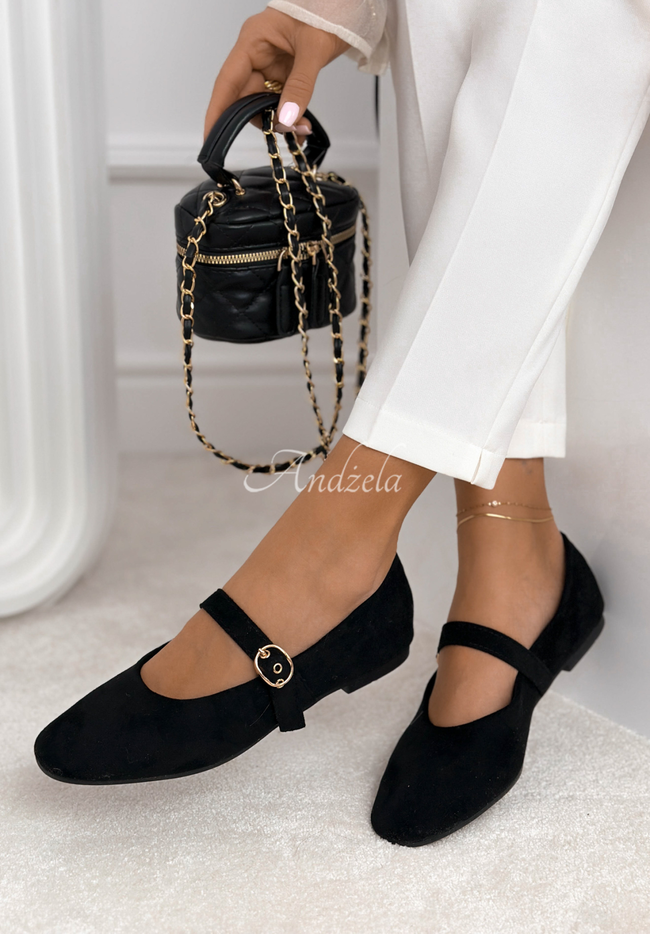 Veloursleder-Ballerinas mit Riemen Vivienne Schwarz