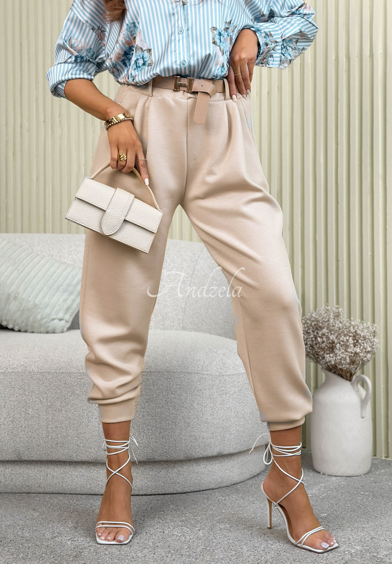 Viscose jogger pants with a belt, I Chose It, beige