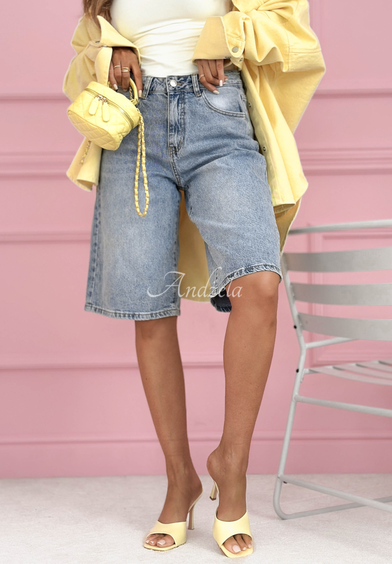 Jeans-Bermudas mit Kristallen Ottavia Hellblau