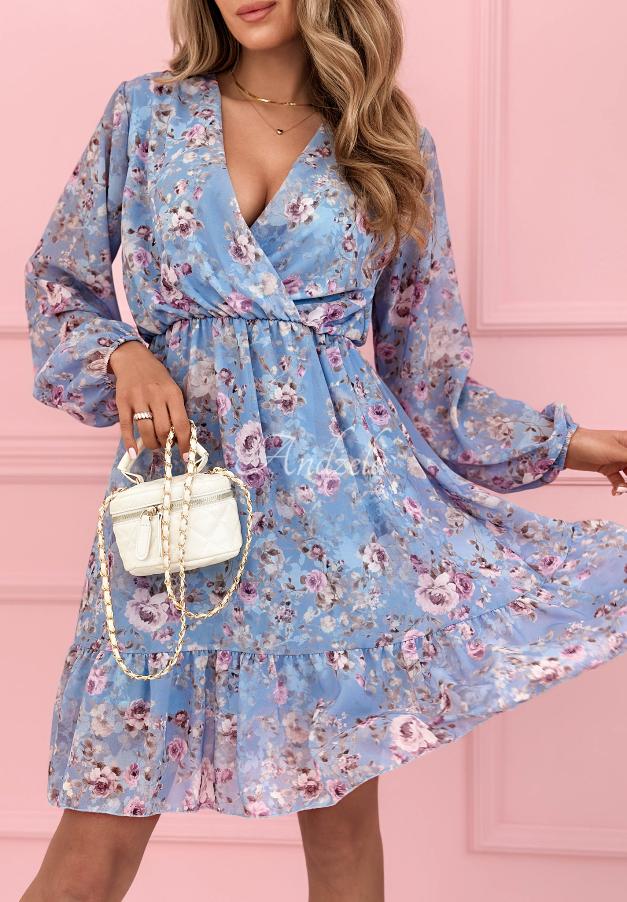 Geblümtes Kleid mit Rüschen Betty Himmelblau