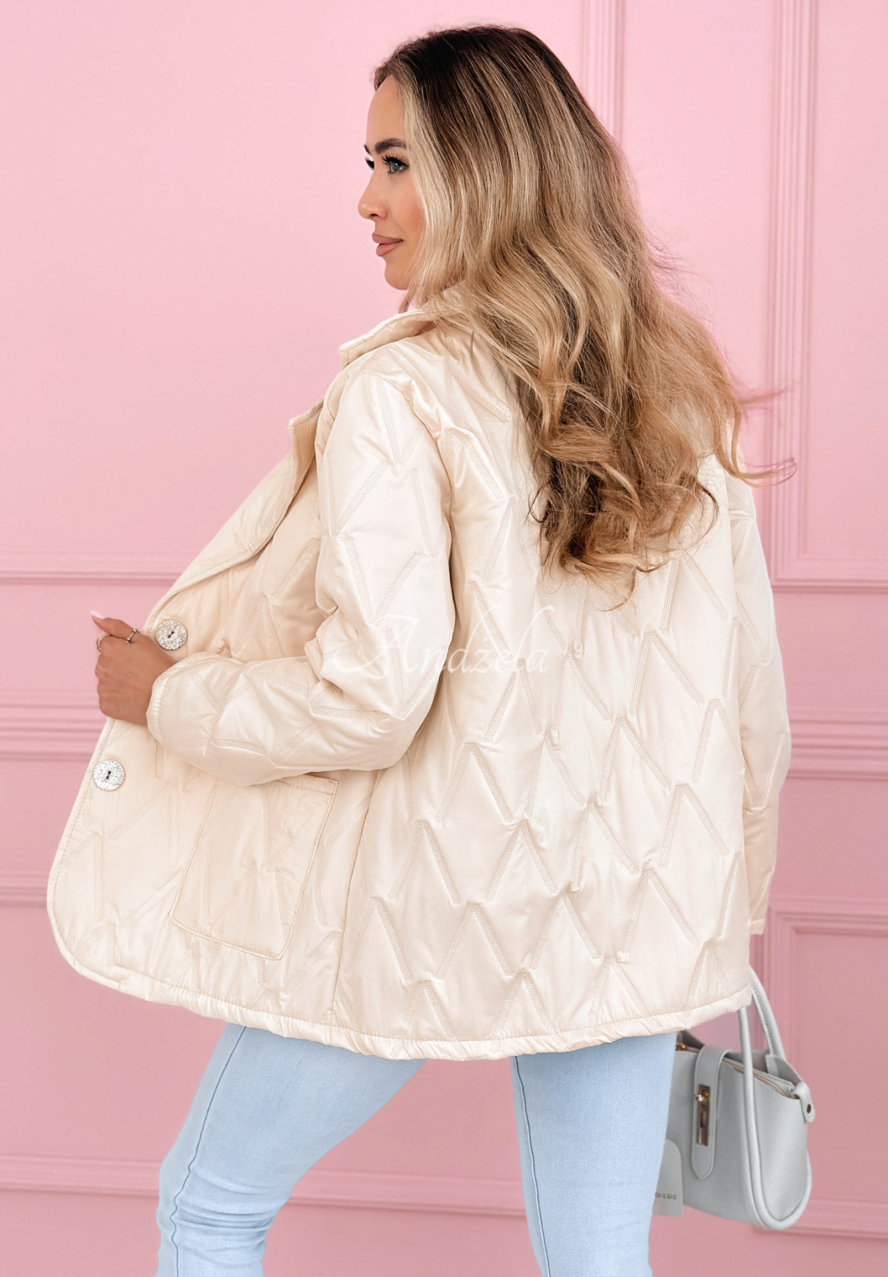 Steppjacke mit Kragen und Taschen Oleander Beige